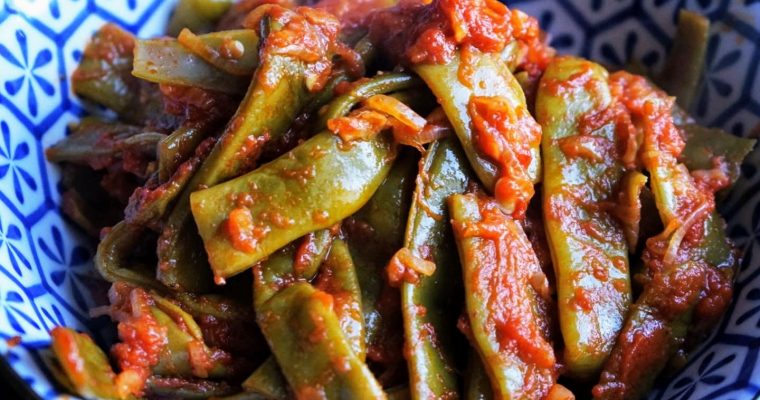 Stewed romano beans with tomatoes